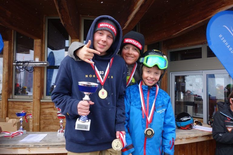 Das Snowboardtrio der MS Schruns Grüt: Luca Walter, Seraphin Bachmann und Valentin Bachmann (v. l.).