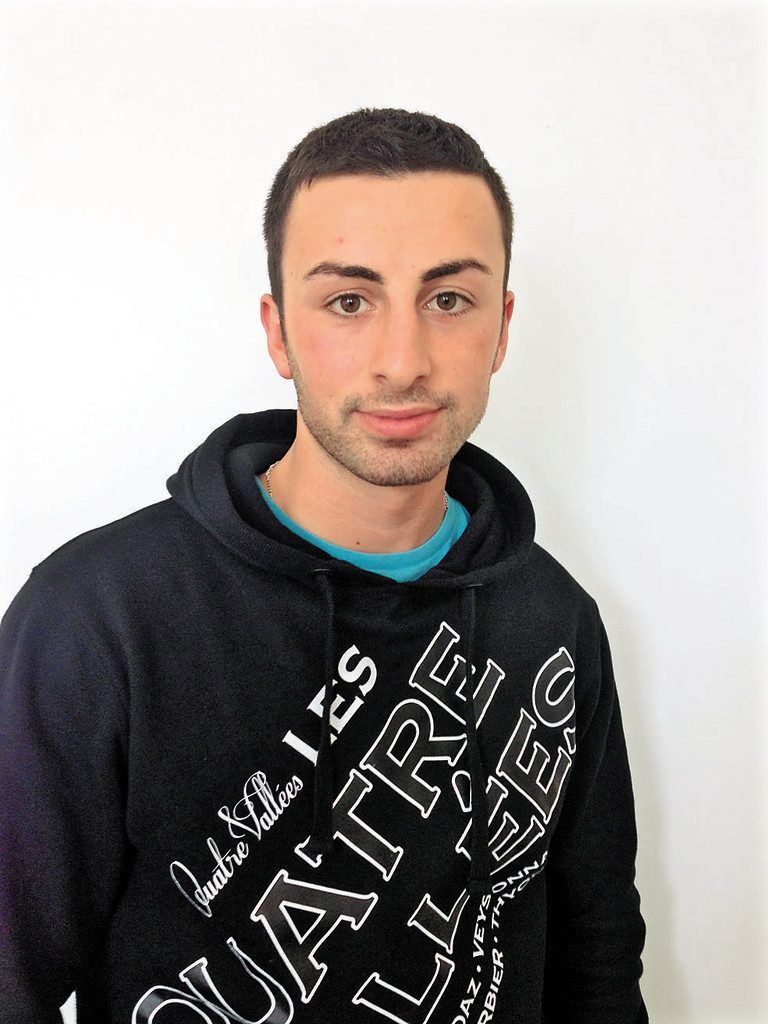 Daviti Vachridze,20 Jahre, DornbirnIch fühle mich nicht als Europäer, weil ich Georgier bin. Ich werde nicht an den EU-Wahlen teilnehmen, da ich die georgische Staatsbürgerschaft habe und dadurch nicht wahlberechtigt bin. Die Währung ist ein großer Vorteil der EU.