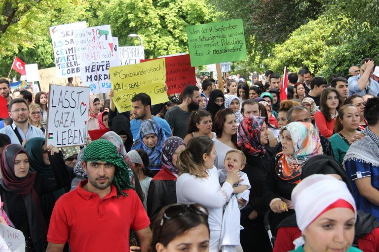 Demo in Bregenz: So zeigen Organisationen wie die UETD auf, wie viele sie mobilisieren können. Vlach