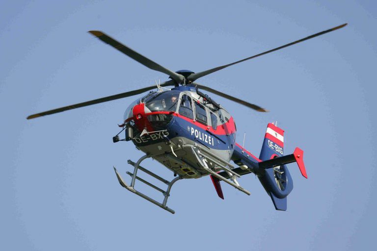 Der Polizeihubschrauber beteiligte sich an der Suchaktion.  vn