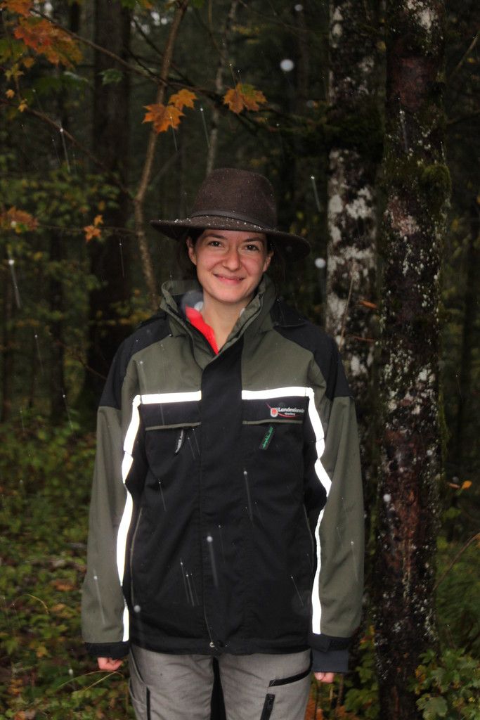 Die 28-jährige Rebekka Buhmann aus Doren ist die einzige Försterin in ganz Vorarlberg. Foto: VN/tag