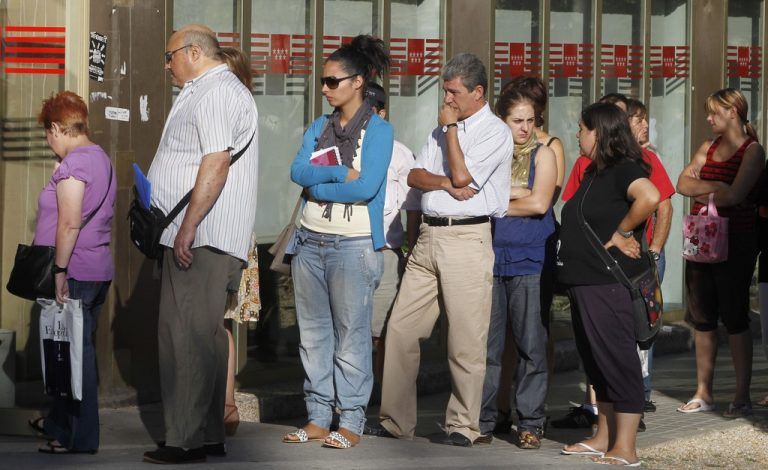 Die Arbeitslosenzahl in Spanien ist weiter gesunken. Die Arbeitslosenquote ist aber immer noch eine der höchsten in der EU. Foto: AP