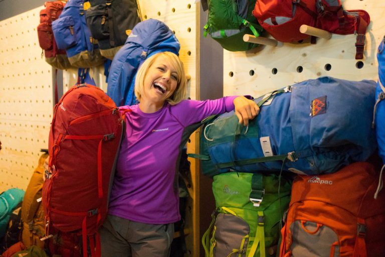 Die auf der „OutDoor“ vorgestellten Rucksäcke werden immer leichter.  Fotos: VN/Hartinger