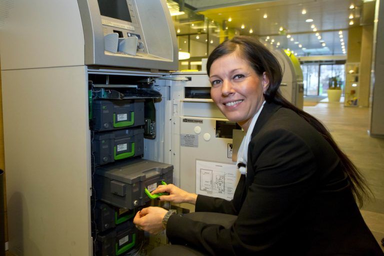 Die Banken waren in den letzten Wochen intensiv mit der Systemumstellung ihrer Geldautomaten beschäftigt. Foto: VN/Paulitsch