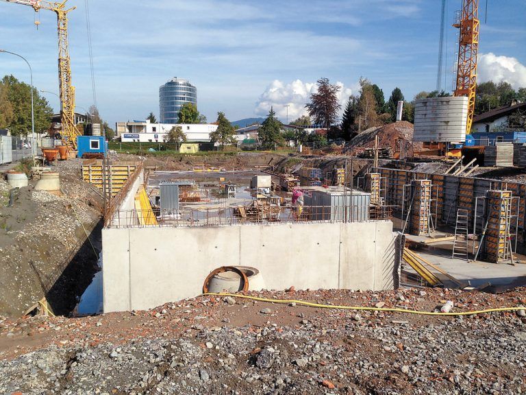 Die Bauarbeiten sind in vollem Gange, und so präsentiert sich das Gebäude nach der Fertigstellung Foto: ha