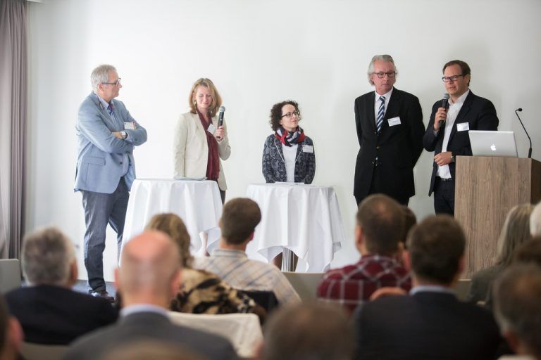 Die Kollegen waren beeindruckt: Auf dem Druckertag in Lochau stellten sich drei Vorarlberger Firmen vor. Foto: VN/Steurer