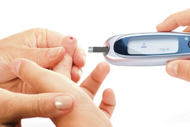 Die Messung des Blutzuckers ist für Diabetiker essenziell.