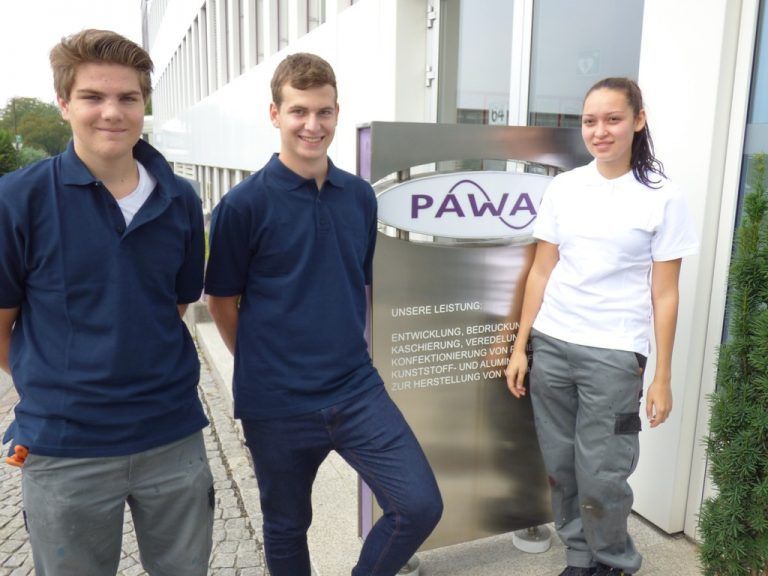 Die neuen Lehrlinge bei der Pawag Verpackungen GmbH: Simon Neyer, Simon Neßler, Yasemine Turan.
