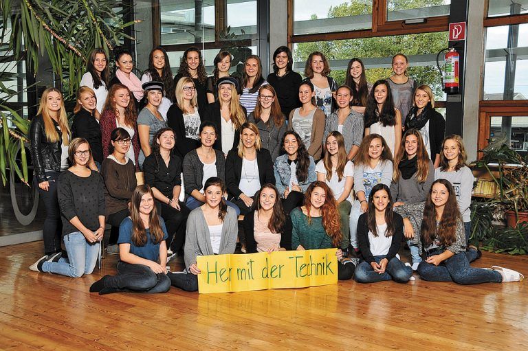 Die Schülerinnen der HTL-Bregenz zeigen, dass Technik kein Geschlecht hat. ­