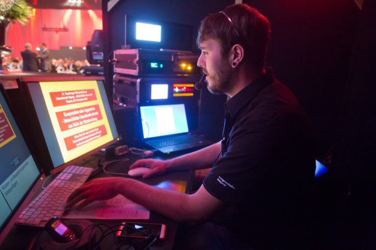 Die Technik funktioniert beim Wirtschaftsforum perfekt.