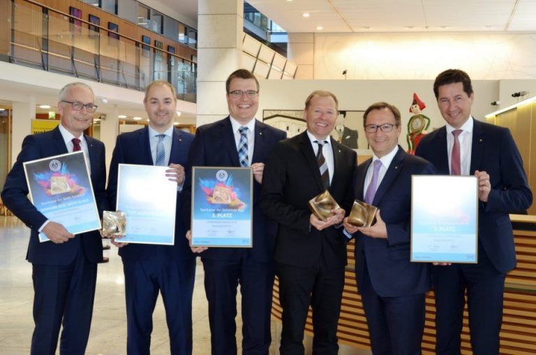 Die Vorstandsdirektoren Anton Steinberger, Daniel Mierer, Hannes Moosmann, Hermann Bachmann, Werner Böhler und Harald Giesinger. sparkasse