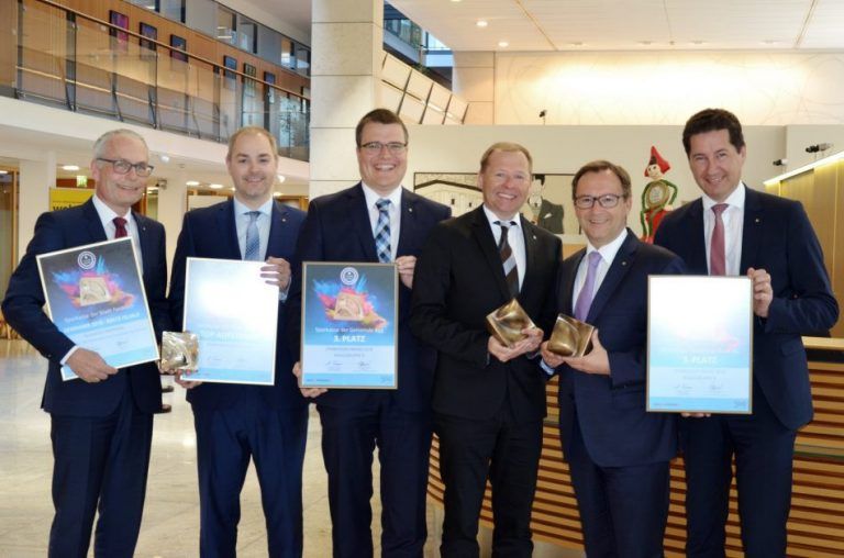 Die Vorstandsdirektoren Anton Steinberger, Daniel Mierer, Hannes Moosmann, Hermann Bachmann, Werner Böhler und Harald Giesinger. sparkasse