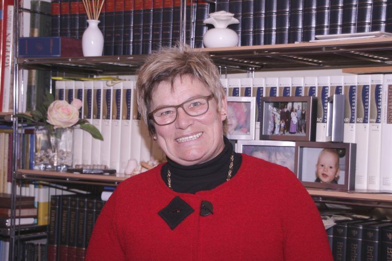 Die Wahl-Vorarlbergerin Colette Neyer-Thill übersetzt gerne technische Texte. Foto: Hechenberger