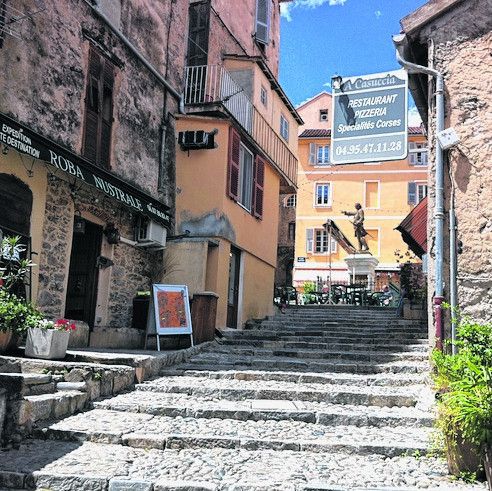 Corte: Lebendige Studentenstadt