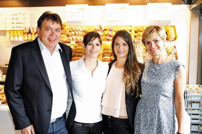 Egon Haag mit Andrea, Nathalie und Monika (v.l.). Fotos: Franc