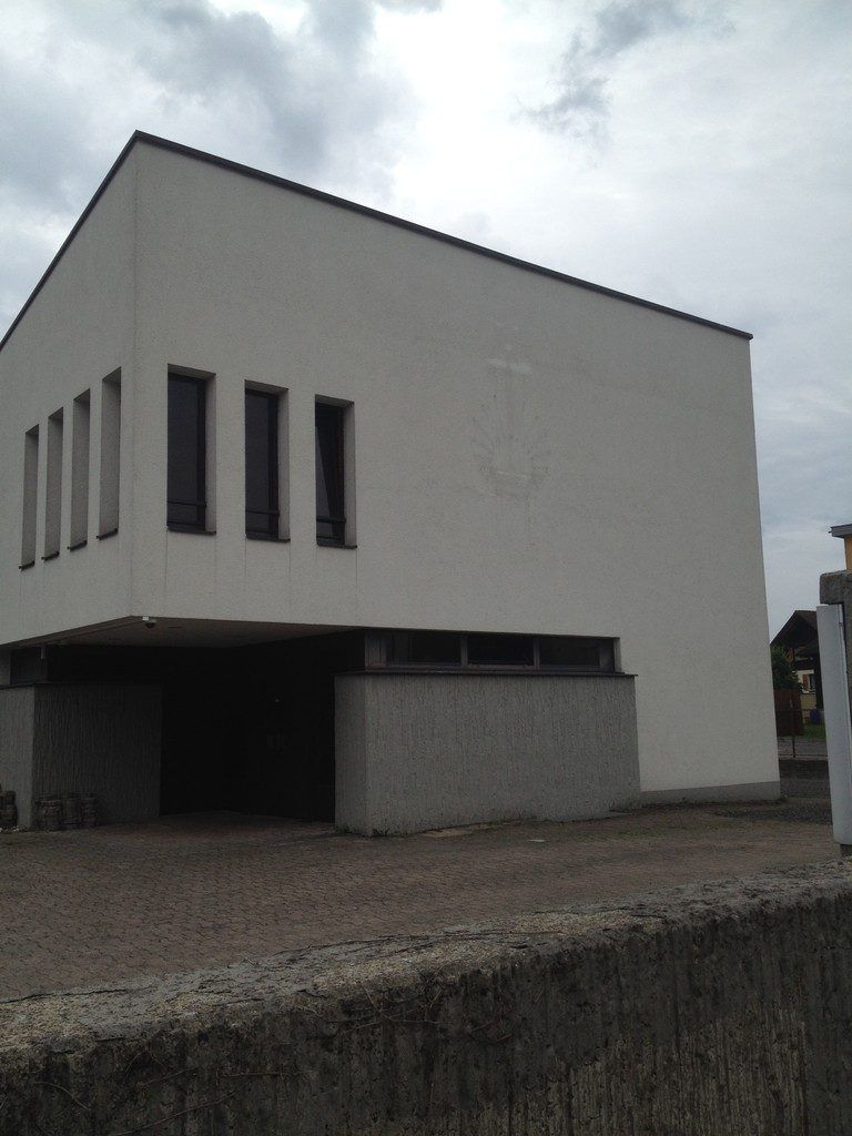 Ehemaliges Gotteshaus als Wett- und Spiellokal. Foto: hk