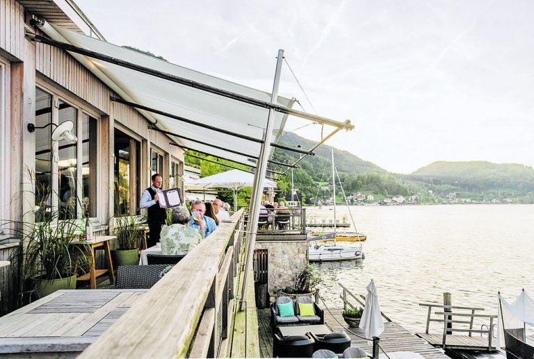 Ein Abendessen im Bootshaus ist ein ganz besonderes Erlebnis. www.traunseehotels.at