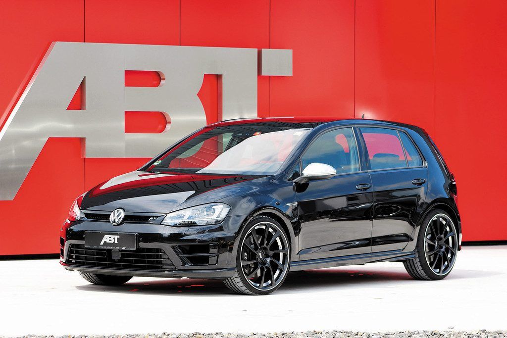 Abt legt am Golf R Hand an