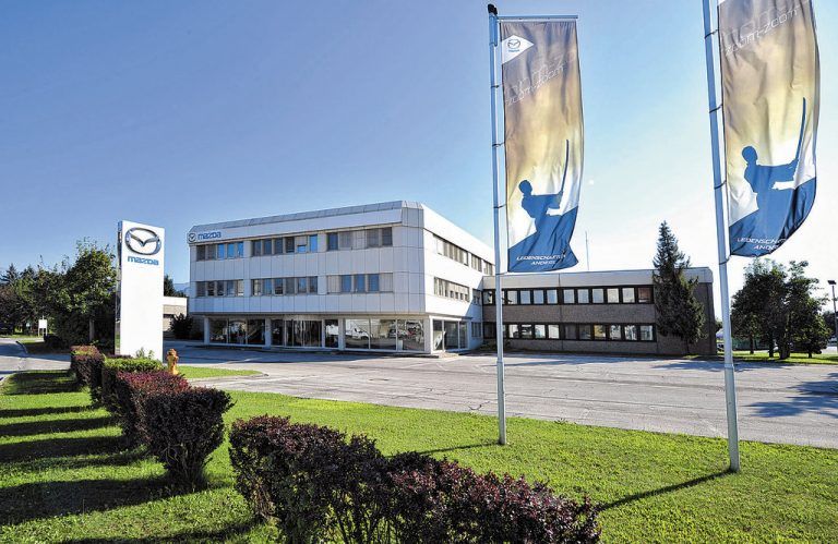 Eine internationale Drehscheibe: Mazda Austria beliefert von Klagenfurt aus Händler in 17 Ländern. Foto: Mazda