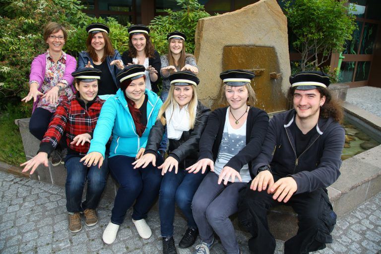 Einstimmen auf den Schlussakt nach fünf schönen Jahren an der BAKIP: die 5b.   Foto: VN/Hofmeister