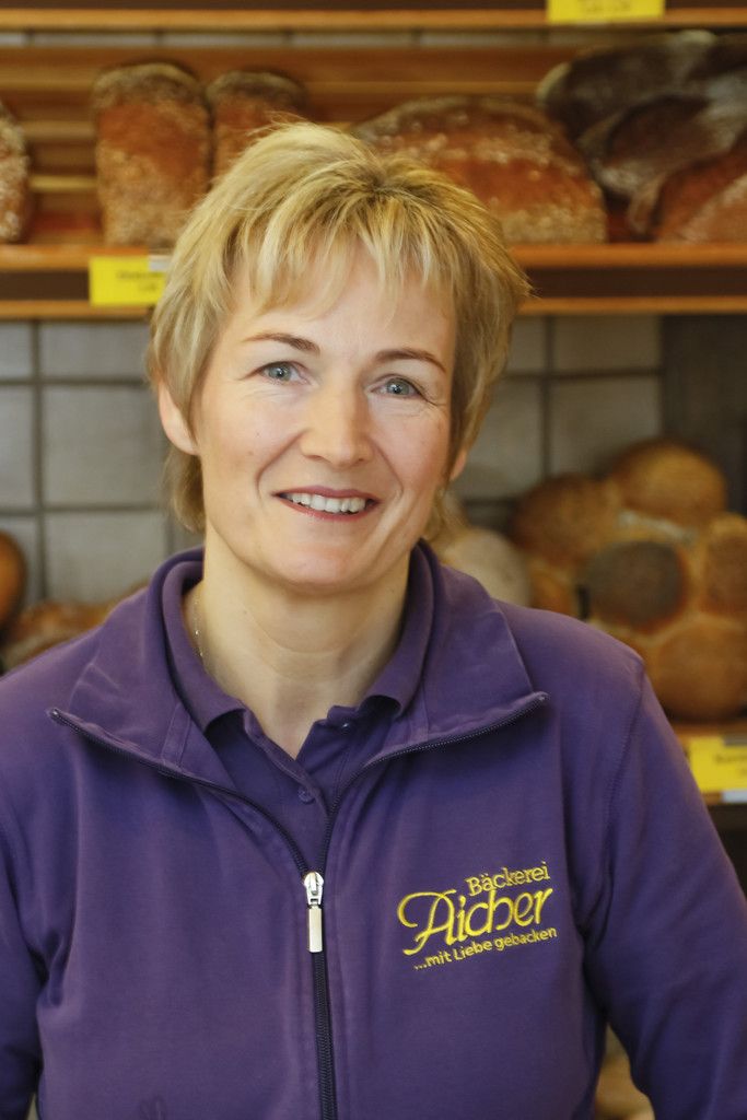 Elke Frantes, Verkauf Ich liebe den Duft von frischem Brot. Außerdem habe ich sehr gerne mit Menschen zu tun und schätze den Umgang mit gesunden Lebensmitteln.