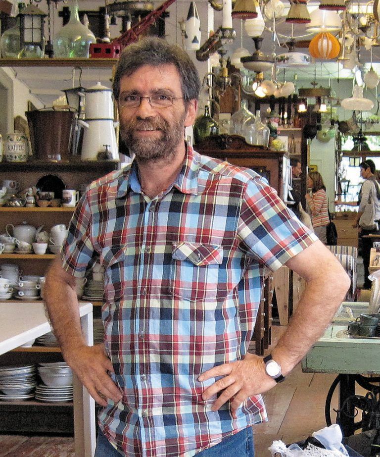 Elmar Diem hat pro Jahr zehn Waffenräder im Laden. Foto: Heyer