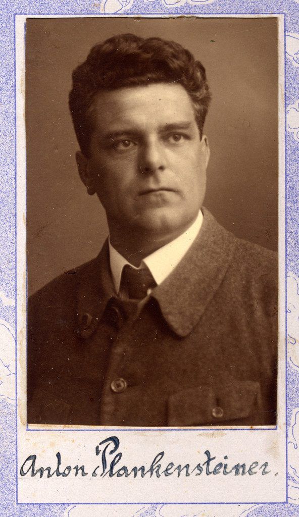 Bei der Umsetzung der Entnazifizierung stieß der Staat auf Schwierigkeiten.