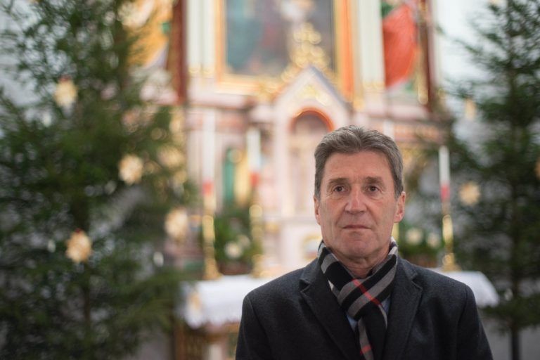 Erich Haller will mit seinem Kirchenchor  durch die klassische Musik die Menschen bewegen. Foto: VN/Hartinger