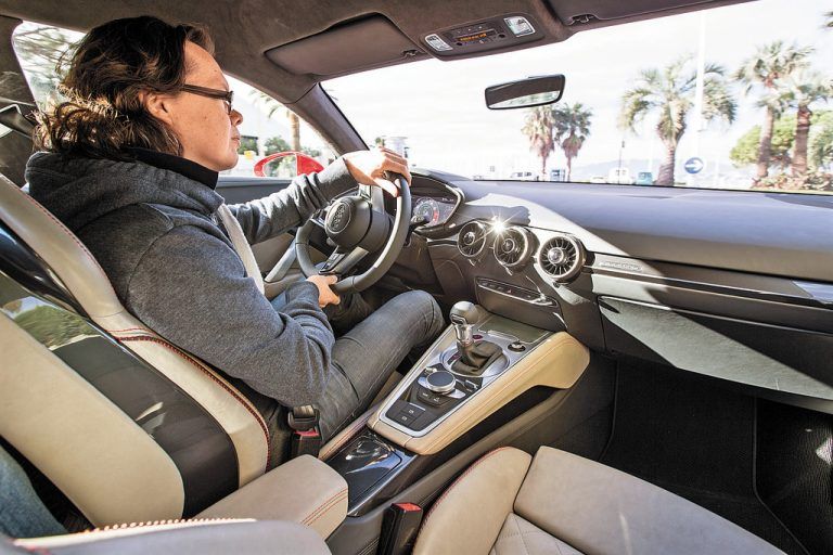 Exklusive Testfahrt: VN-Motorchef Michael Gasser lenkt die Audi-Fahrzeugstudie TT Sportback concept.