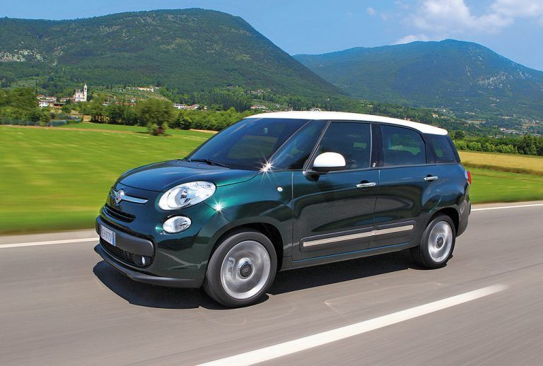 Fiat 500L Living: Im nochmals gestreckten Riesen-Cinquecento haben bis zu sieben Personen Platz.