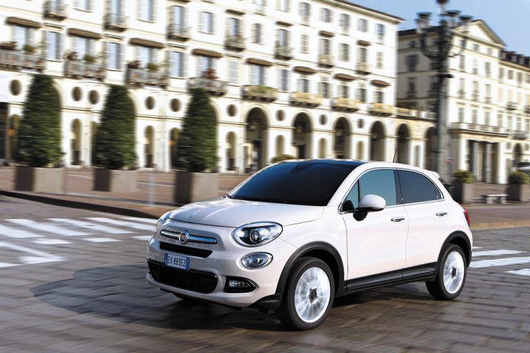 Fiat 500X: Ob mit oder ohne Allradantrieb wirkt die XL-Cinquecento-Version er- und ausgewachsen.
