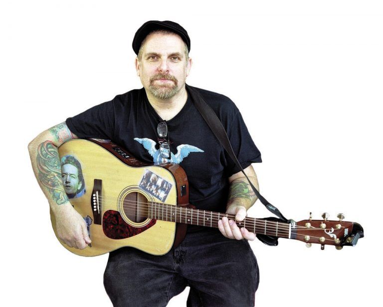 Heute Abend findet im ProKonTra in Hohenems ein Konzert mit „Kevin Seconds“ und „Louise Distras“ statt. Beginn: 21.30 Uhr.
