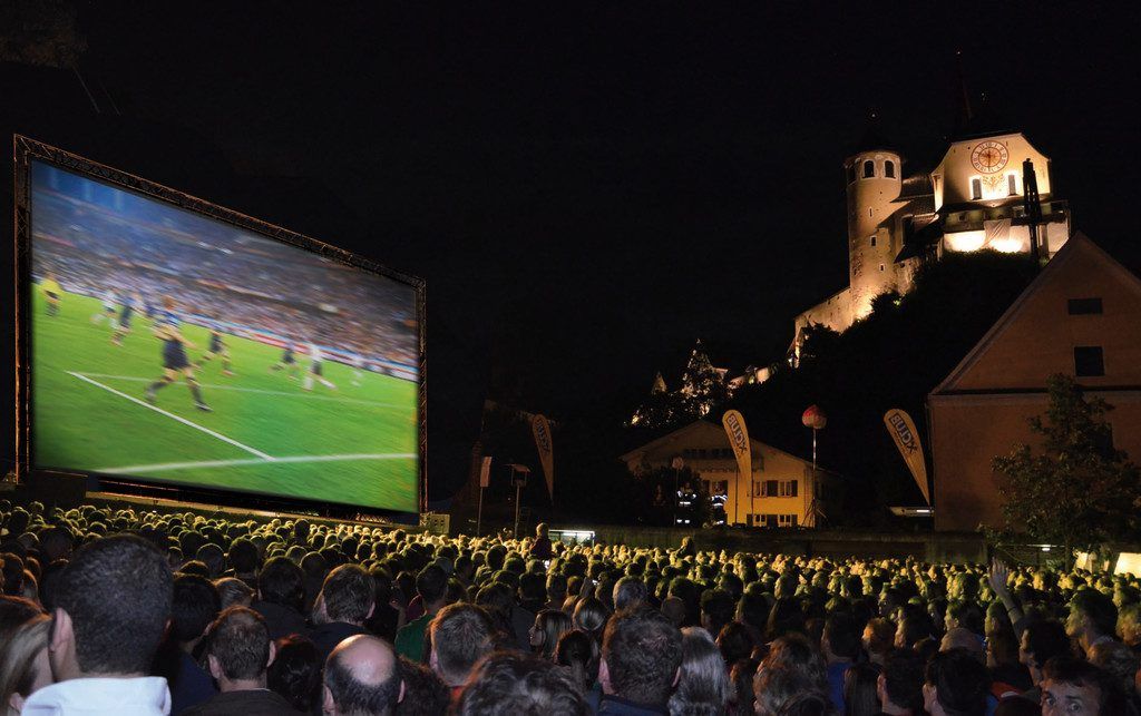 Public Viewing auf Großleinwand in Rankweil