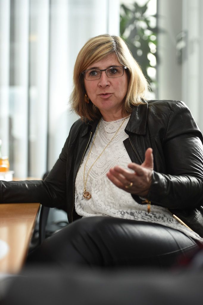 "Wie der Teufel hinter der Seele her"