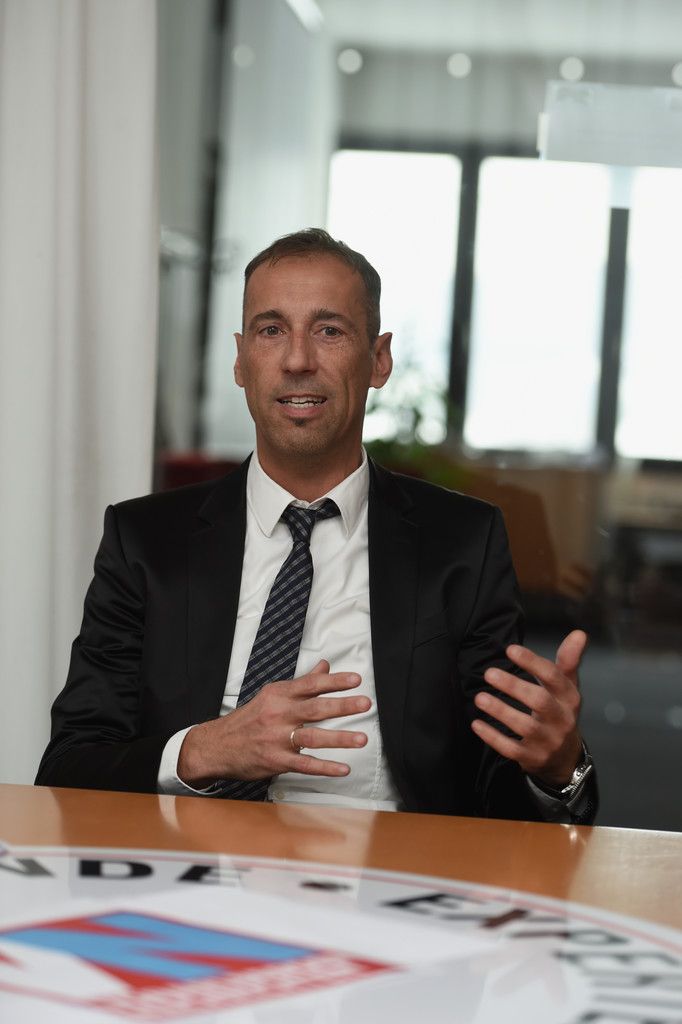 "Wie der Teufel hinter der Seele her"