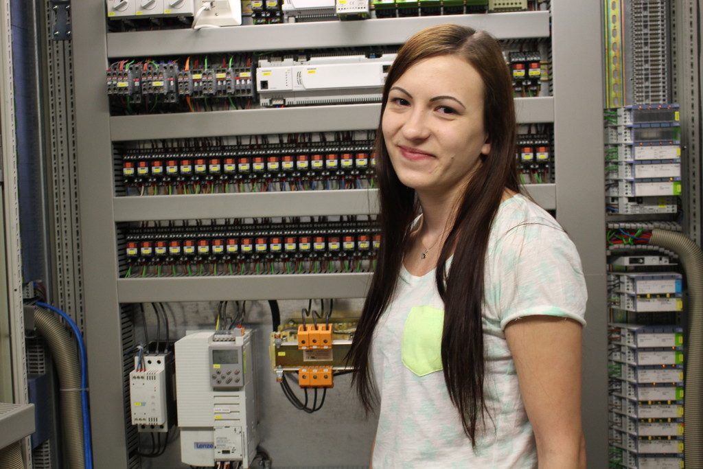 Die weibliche Seite der Krankenhaus-Elektrik