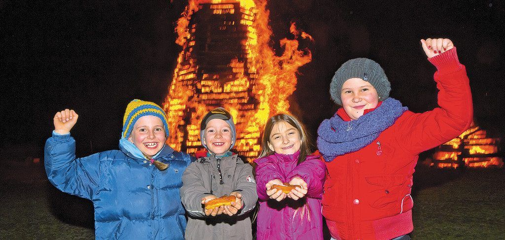 Lodernde Funken im ganzen Land