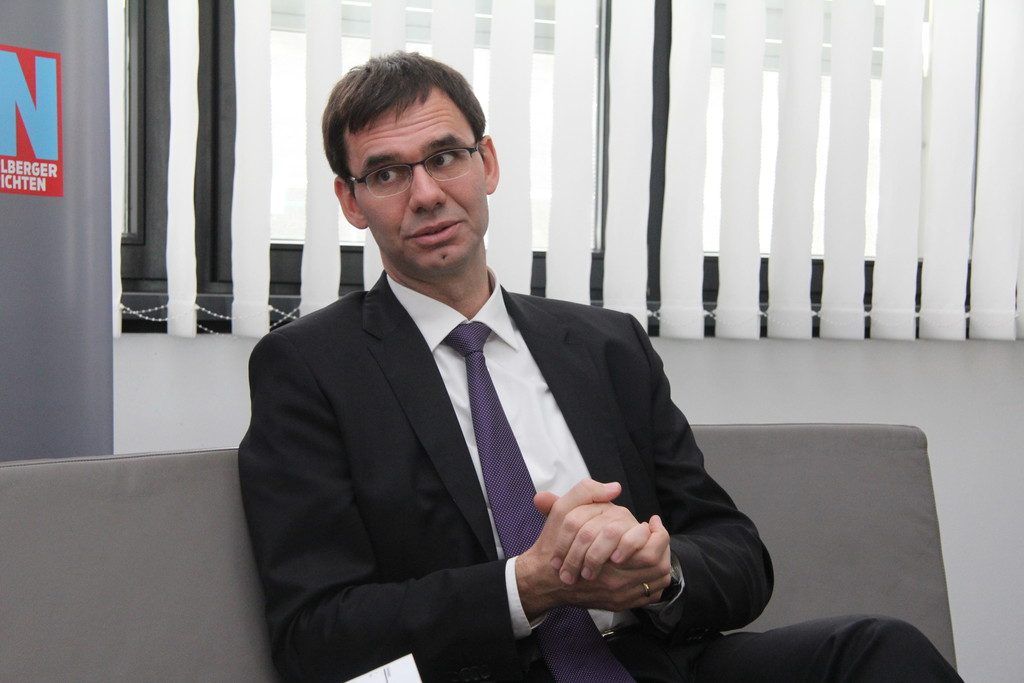 Zwei Jahre Arbeit für 61 Verwaltungsreform-Vorschläge. Experte Fiedler streut Rosen.