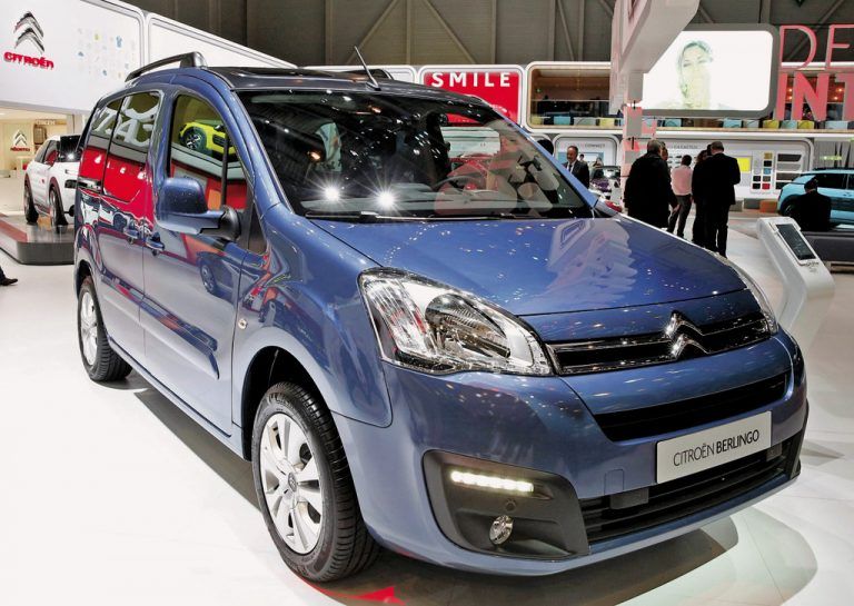 FrischzellenkurDas Facelift-Modell des geräumigen Citroen Berlingo feiert in Genf Premiere. Optisch wie technisch haben die Franzosen Optimierungen vorgenommen. Das trifft auch auf den Citroen DS5 zu, der ebenfalls überarbeitet wurde.