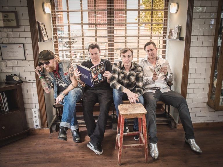 Für alle Freunde des Indie-Rock: Art Brut präsentiert das neue Album „Wham! Bang! Pow! Let‘s Rock Out!“ im Spielboden.ART Brut