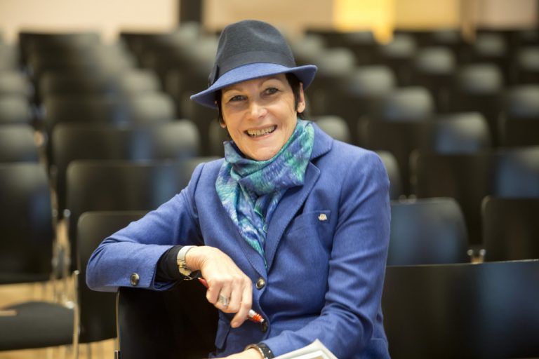 Gaby Pils, Chefin von Cittaslow-Österreich, erklärt im VN-Interview, warum Bürgerbeteiligung nicht nur etwas elitäres ist. Foto: VN/Paulitsch