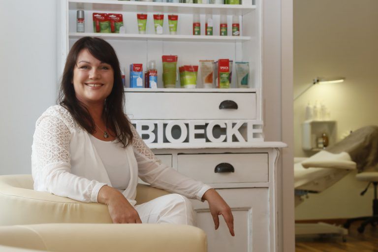 Gitti Blank: „Wir arbeiten mit hochwertigen Pflegeprodukten auf rein biologischer Basis.“  Fotos: VN/Paulitsch