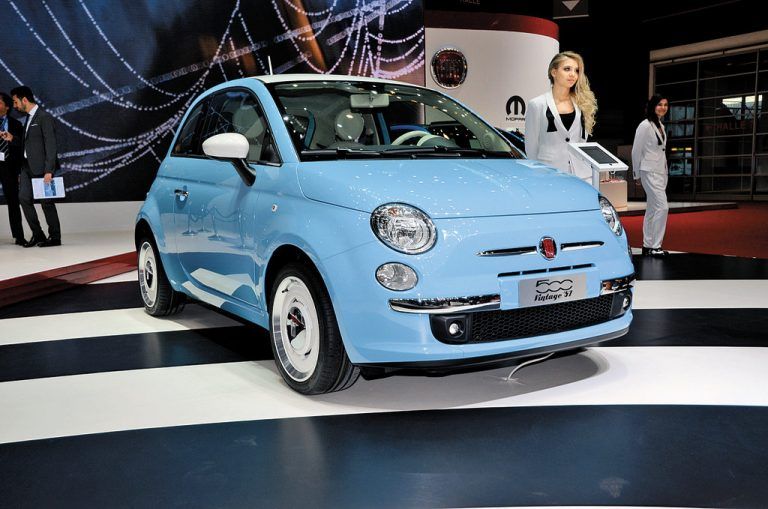 Gute alte ZeitenFiat erinnert mit dem Sondermodell Fiat 500 „Vintage 57“ an den Urvater aller Cinquecento aus dem Jahr 1957. Das Sondermodell greift Stilelemente seines historischen Vorbilds auf.