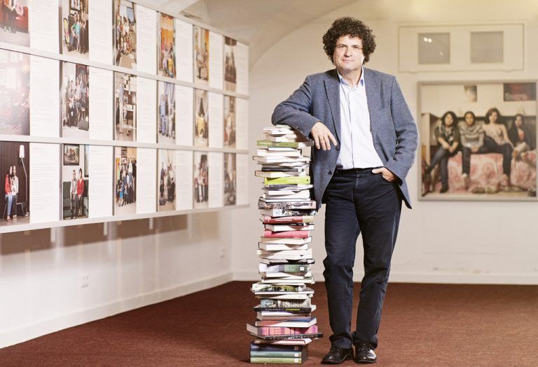 Hanno Loewy, Leiter des Jüdischen Museums, ist Initiator des Bücherprojekts für die Vorarlberger Hotellerie. Foto: Markus Gmeiner