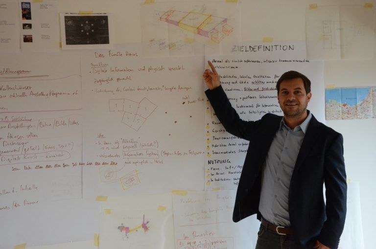 Harald Entner war gerade mit seinem Projekt beim Vlow!-Award erfolgreich. Ansonsten entwickelt er Websites und Applikationen. VN/toh