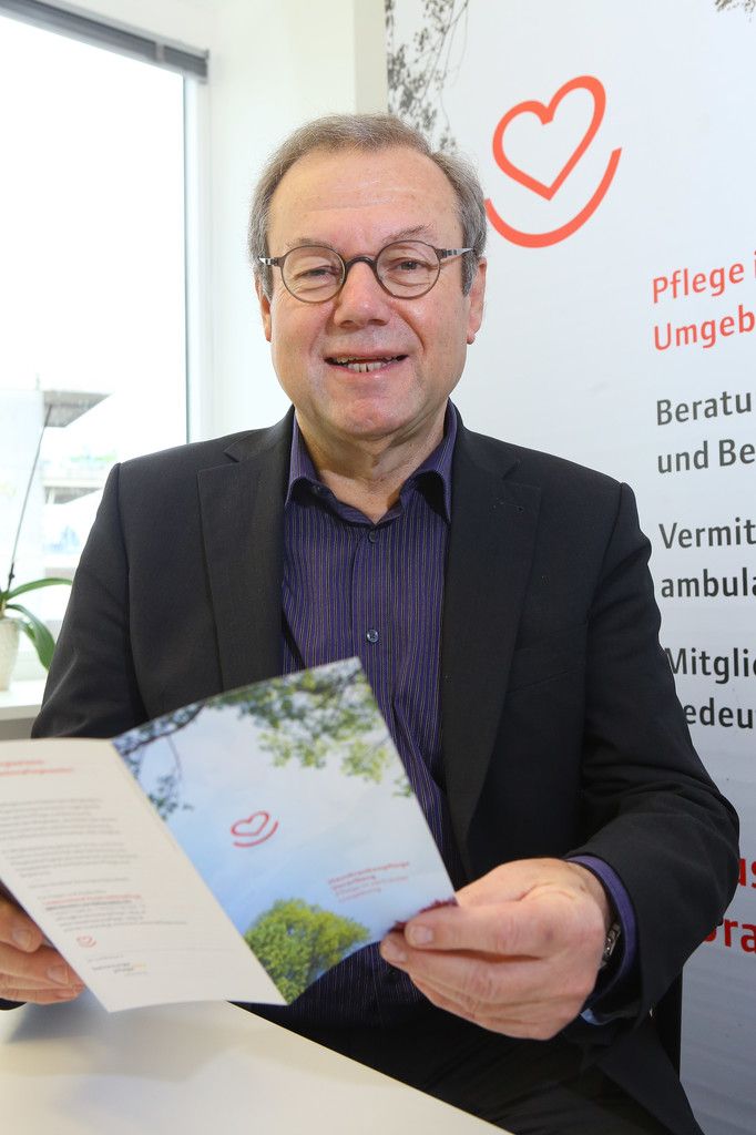 Herbert Schwendinger ist heute mit Leib und Seele für den Hauskrankenpflegeverband im Einsatz.  Foto: VN/Hofmeister