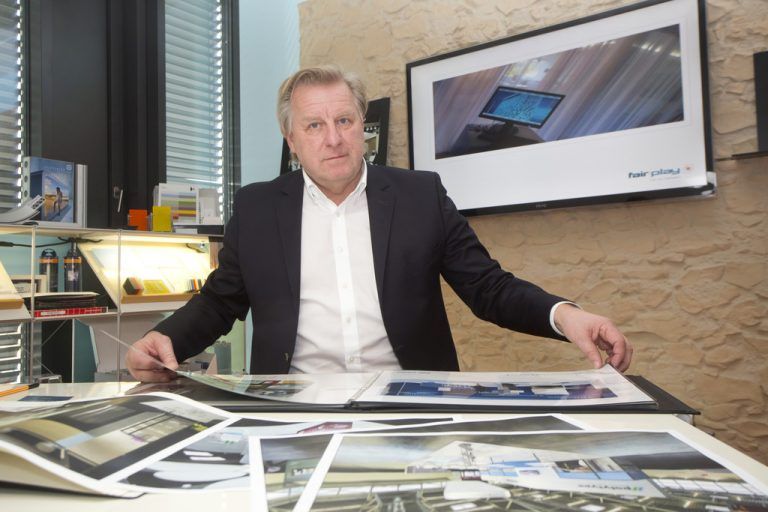 Herbert Wagner: „Am Anfang steht die Idee und ein Rohzeichnung.“  Fotos: VN/Paulitsch