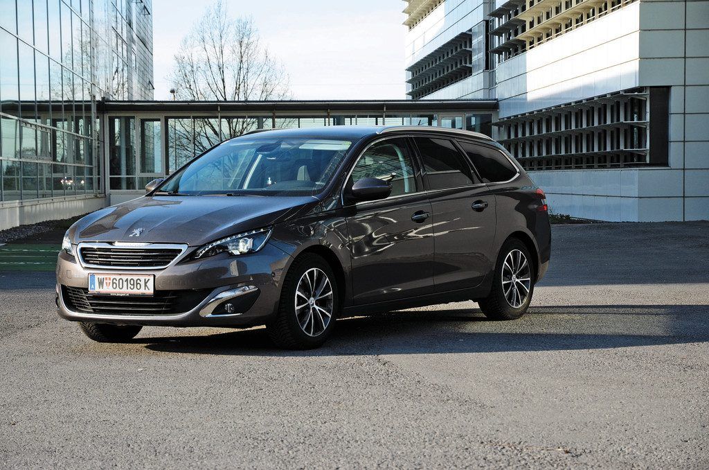 Peugeot 308 Kombi: Nur drei Zylinder, dafür richtig viel Platz im Kofferraum.