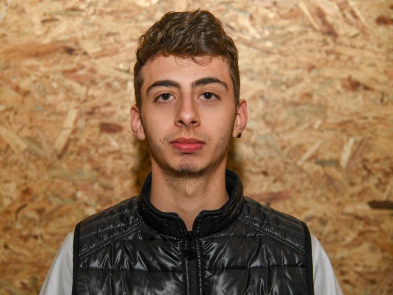 Ich absolviere das erste Lehrjahr im Malerbetrieb. Für mich sind die Workshops sehr spannend. Es ist viel Neues dabei, das ich noch nicht gekannt habe. Ich bin froh, dass ich dabei sein kann. Nathan Peraza, 18, Luxemburg