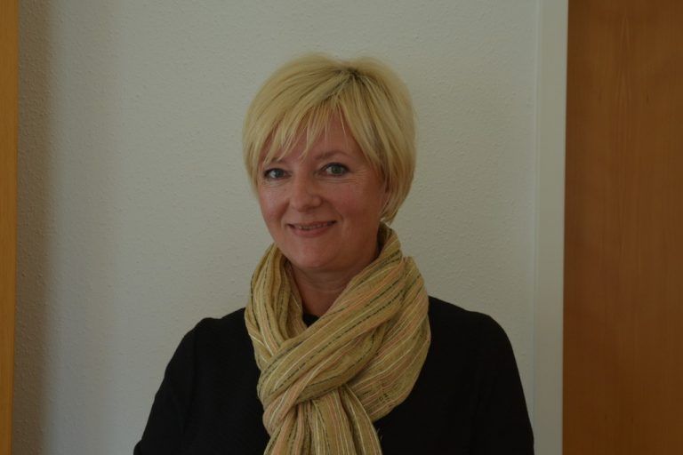 Ich bin mit Leidenschaft Immobilienvermittlerin. Es macht mir sehr viel Spaß, in einem hochqualifizierten und professionellen Team zu arbeiten und täglich neue Herausforderungen anzunehmen. Inna Ludolf, Verkauf und Vermietung